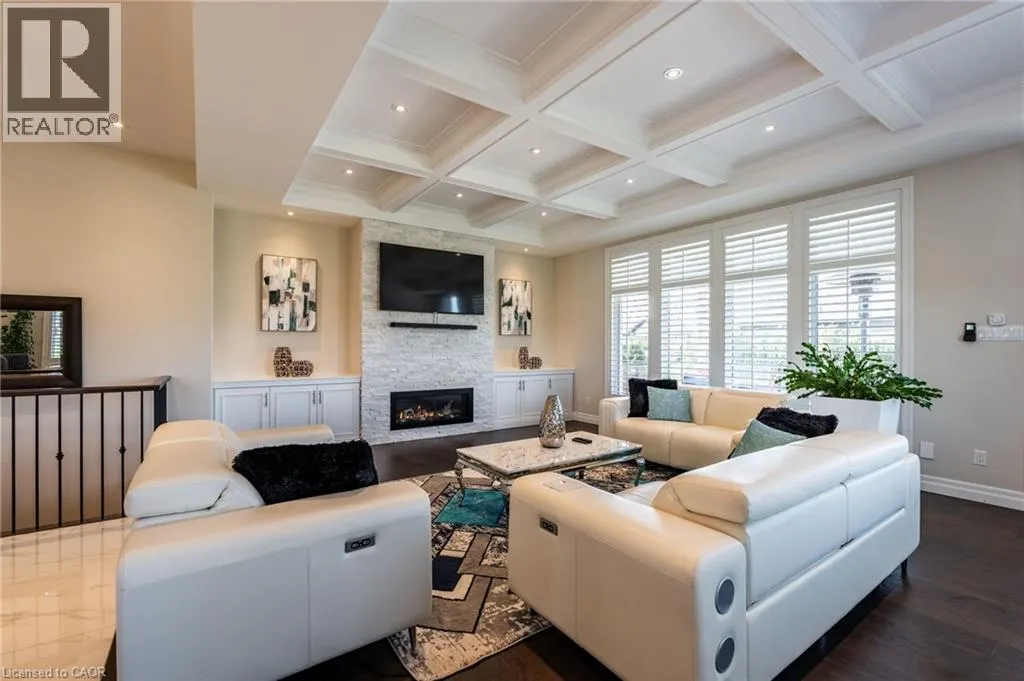 10 HARPER Boulevard