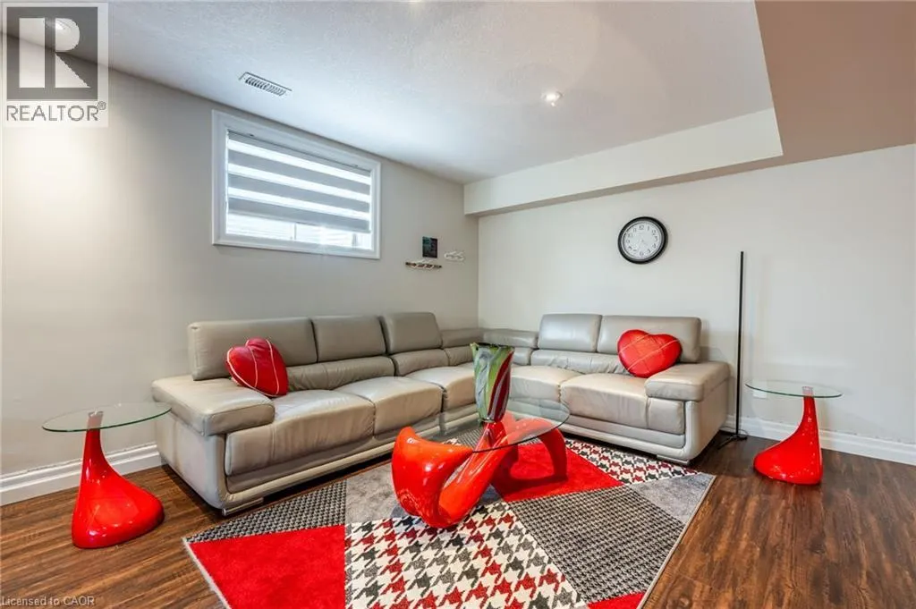 10 HARPER Boulevard