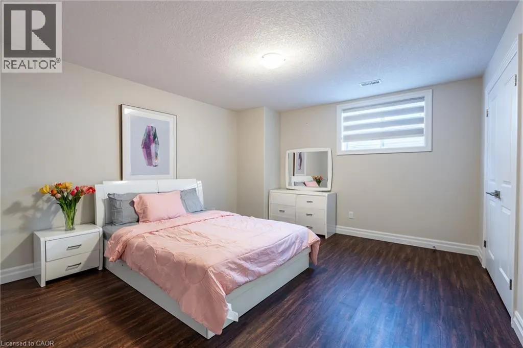 10 HARPER Boulevard