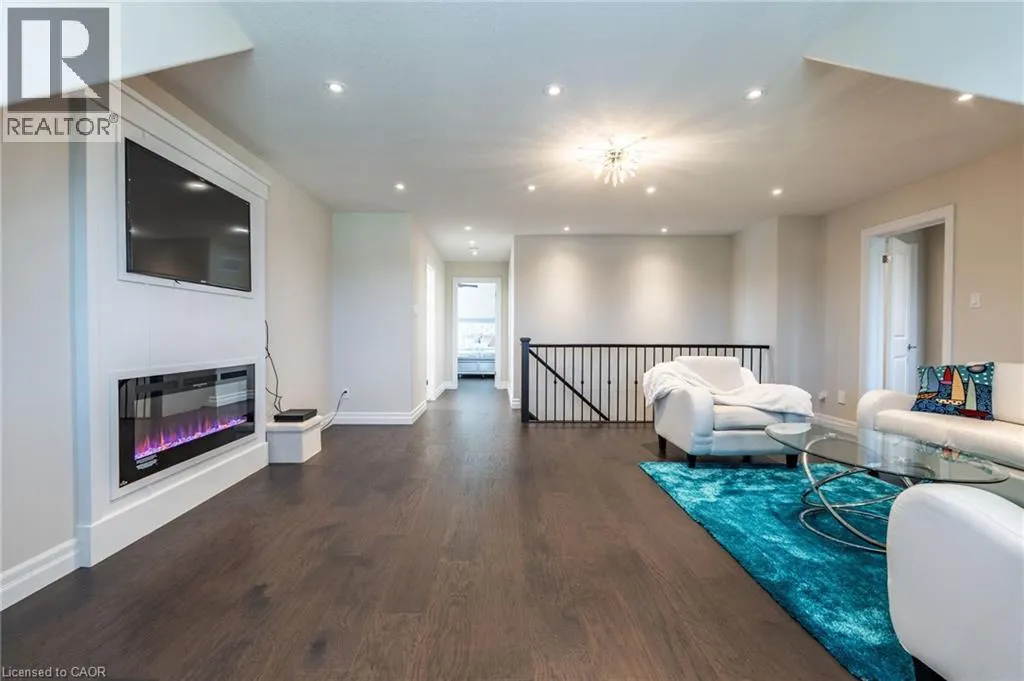 10 HARPER Boulevard