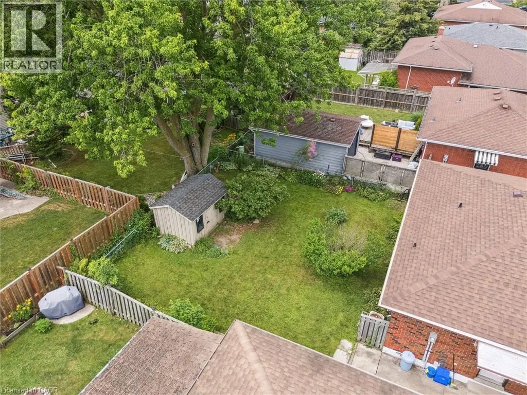 341 REDFORD Crescent