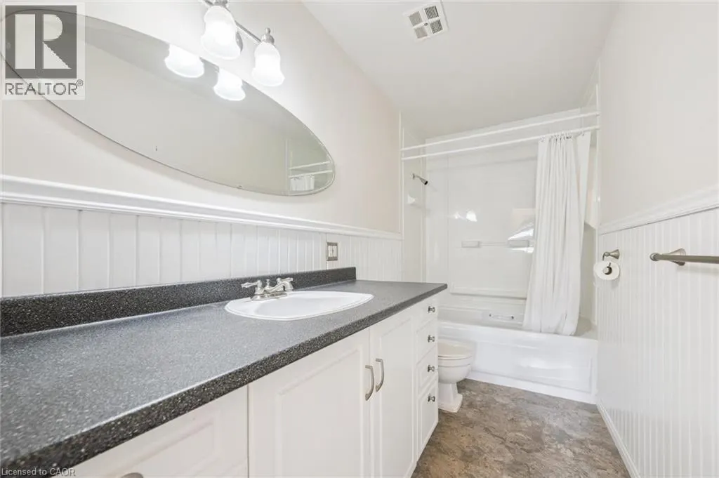 341 REDFORD Crescent