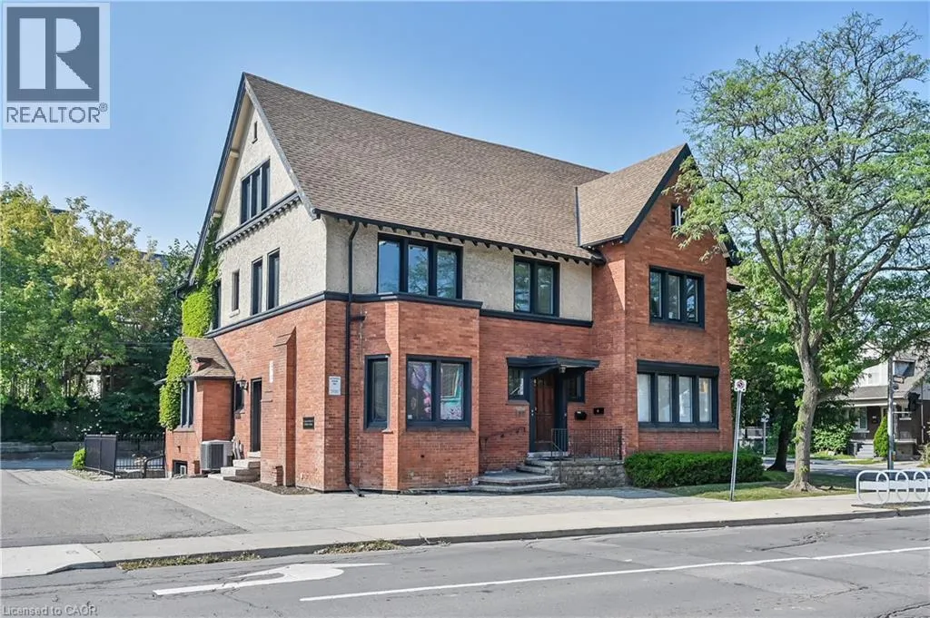 235 QUEEN Street S