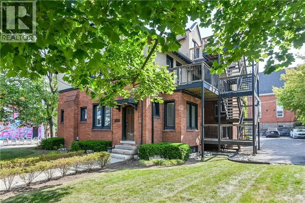 235 QUEEN Street S