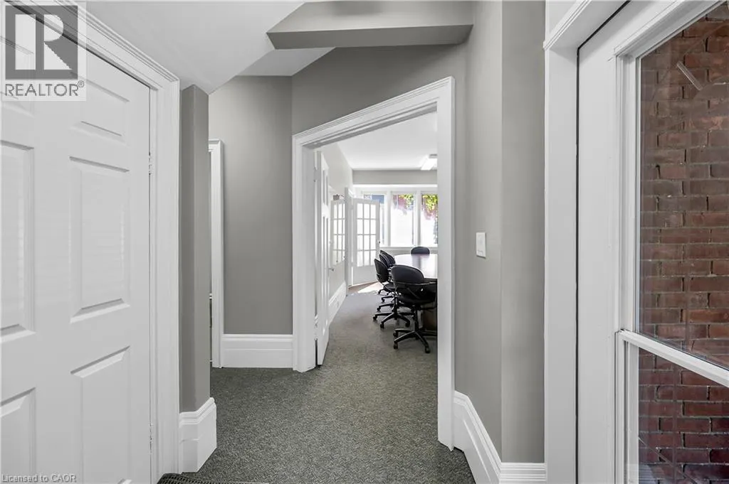 235 QUEEN Street S