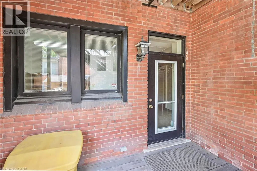 235 QUEEN Street S