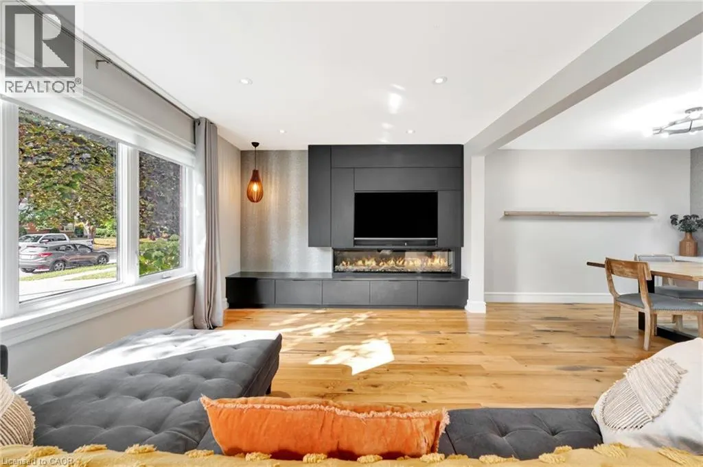 254 PINEWOOD Place