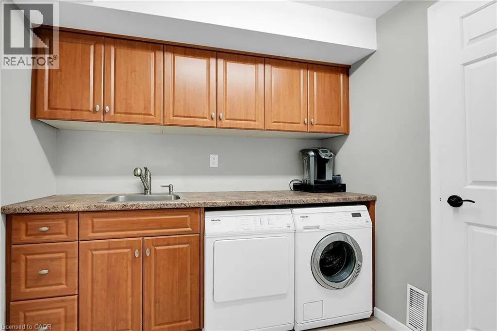 177 MAIN Street W Unit# 8, #8