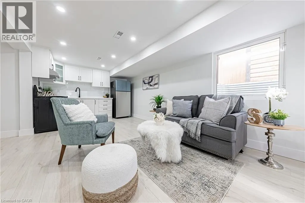 22 WILLIAM JOHNSON Street Unit# LL, #LL