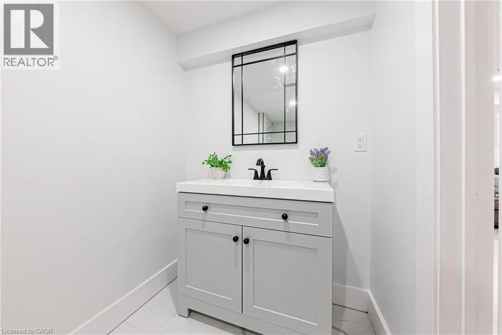 22 WILLIAM JOHNSON Street Unit# LL, #LL