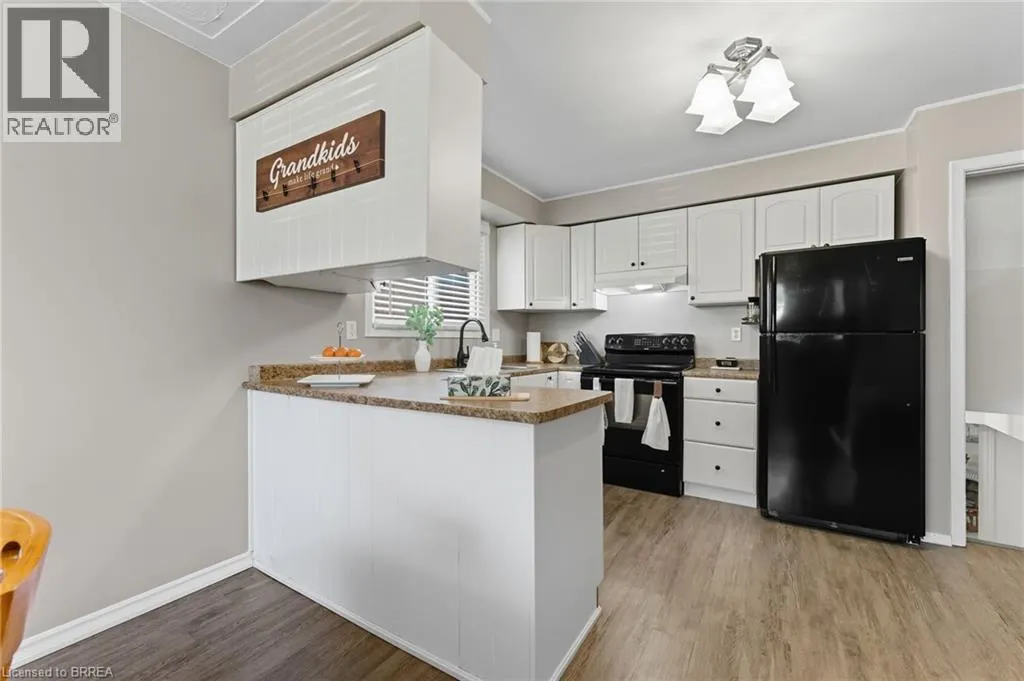 46 ASHGROVE Avenue