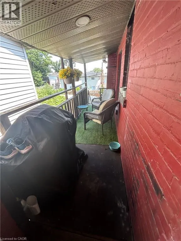 8 ST. MATTHEWS Avenue