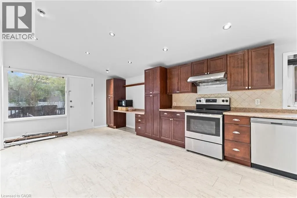 366 DALE Crescent