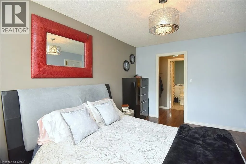 39 MARKSON Crescent