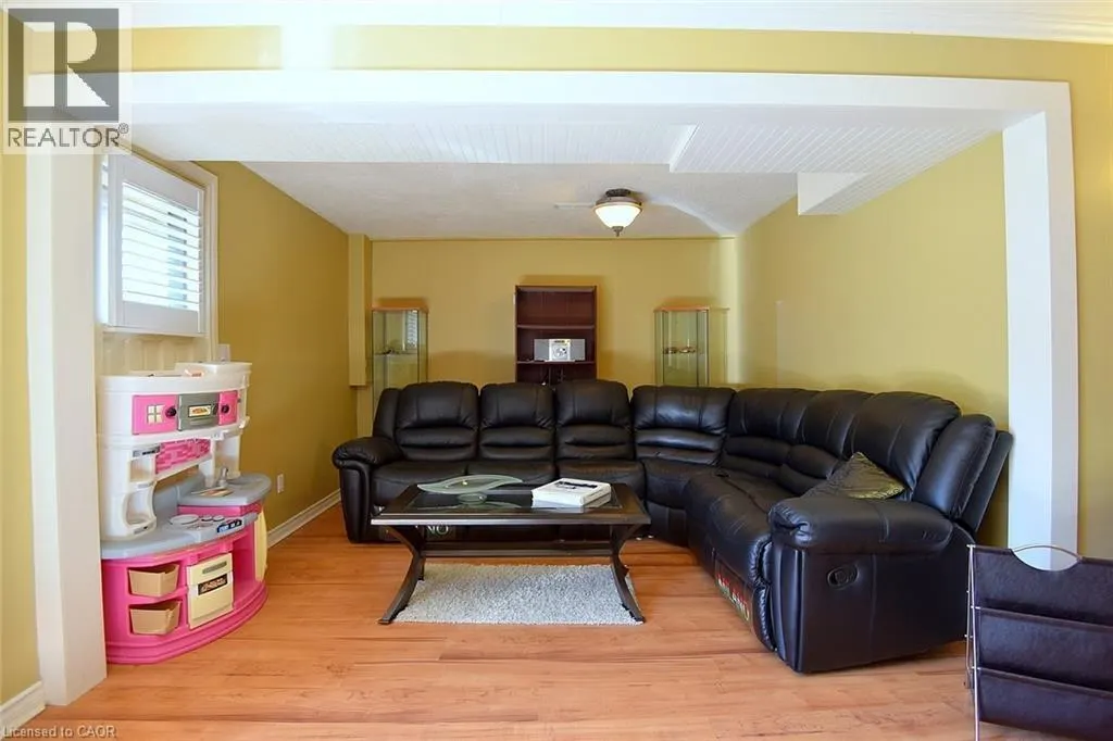 39 MARKSON Crescent