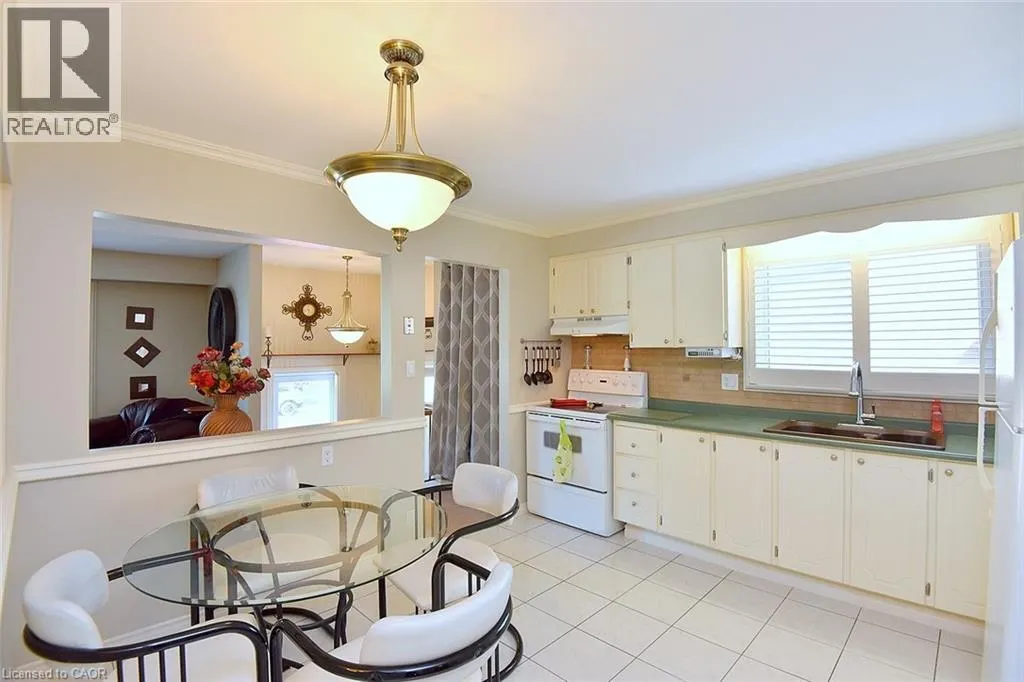 39 MARKSON Crescent