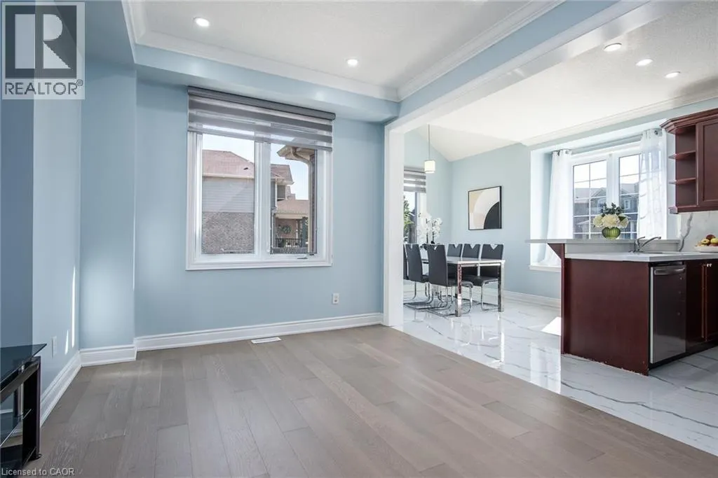 2 VALEBROOK Street