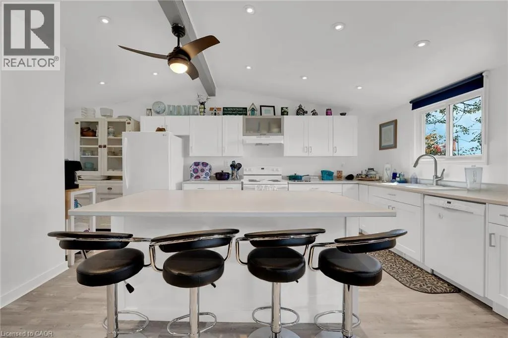 1645 LAKESHORE Road