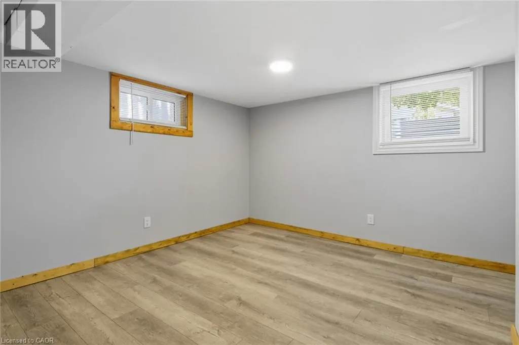 27 BROADMOOR Avenue