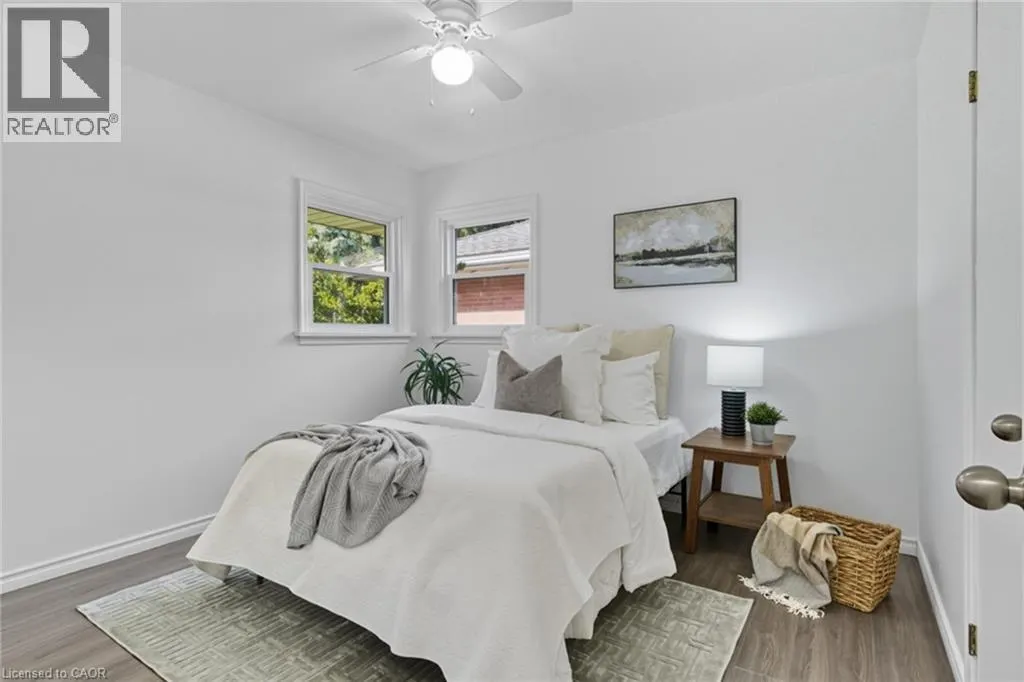 27 BROADMOOR Avenue