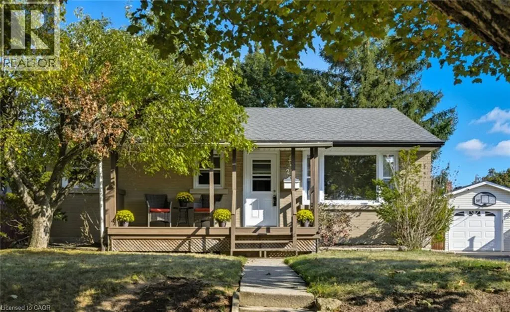 27 BROADMOOR Avenue