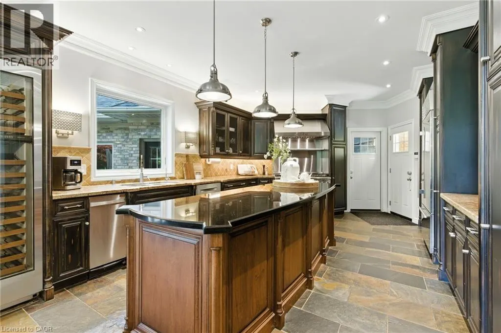 26 PARKSHORE Place