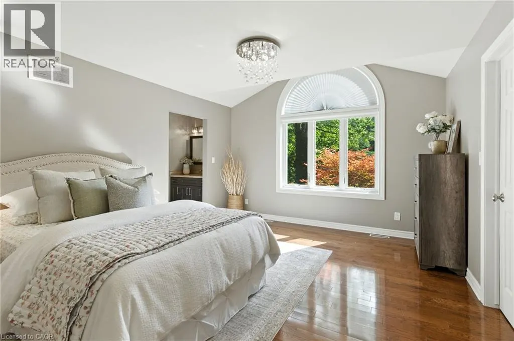 26 PARKSHORE Place