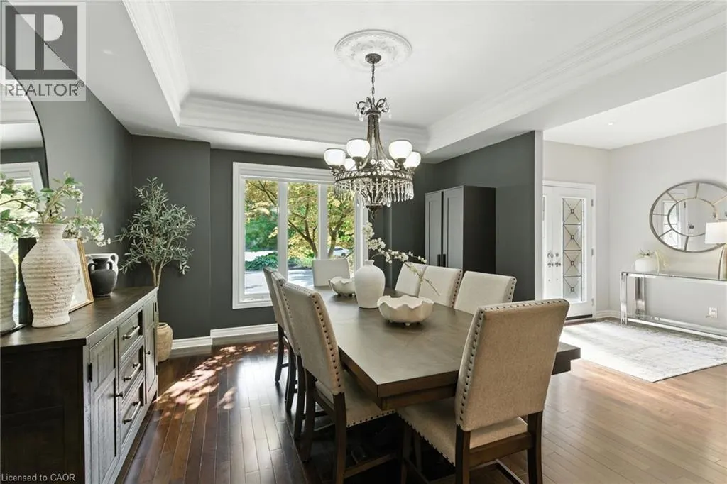 26 PARKSHORE Place