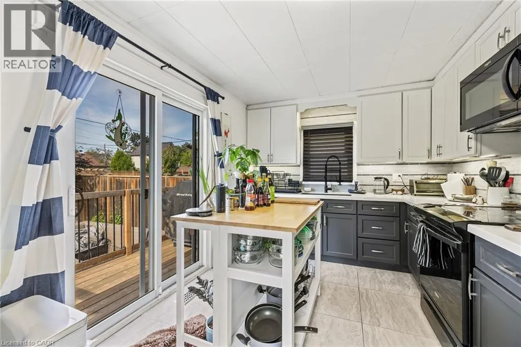 237 VICTORIA Road S