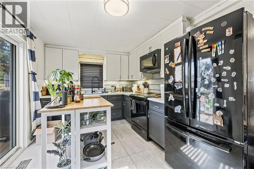 237 VICTORIA Road S