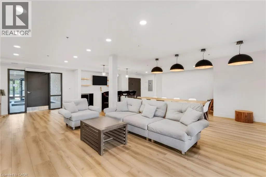 110 FERGUS Avenue Unit# 211, #211