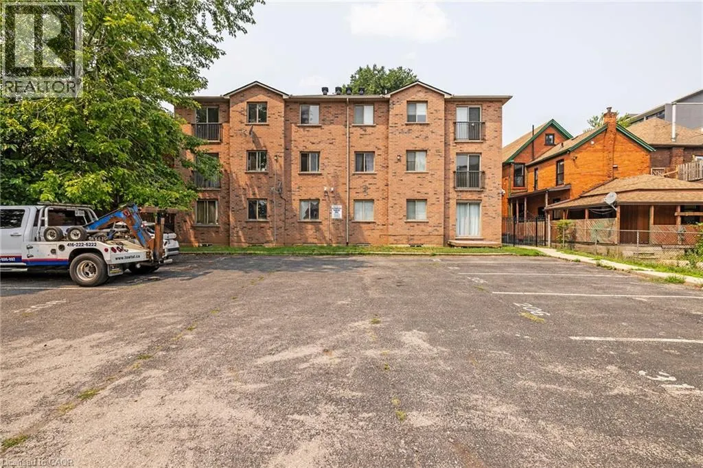 28 VICTORIA Avenue N Unit# 104, #104