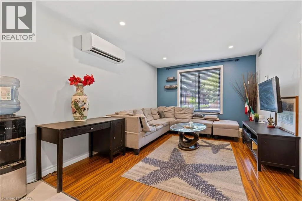 28 VICTORIA Avenue N Unit# 104, #104