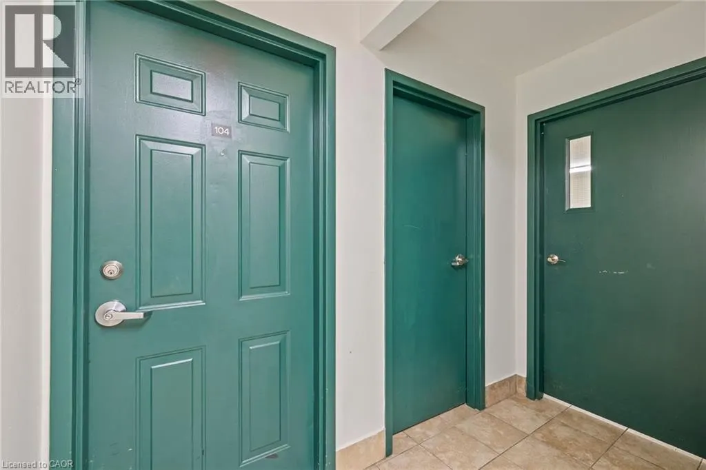 28 VICTORIA Avenue N Unit# 104, #104