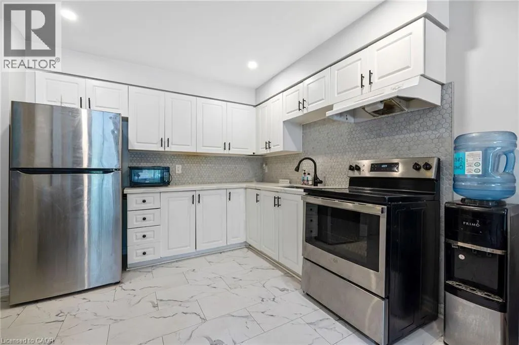 28 VICTORIA Avenue N Unit# 104, #104