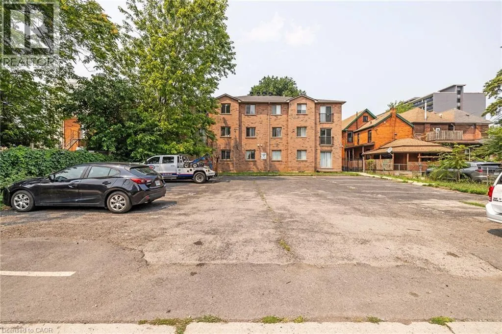 28 VICTORIA Avenue N Unit# 104, #104