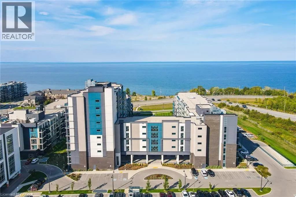 16 CONCORD PLACE Place Unit# 402, #402