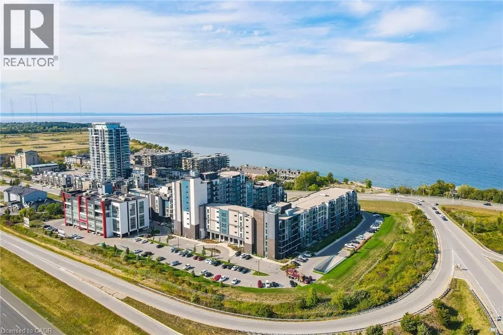 16 CONCORD PLACE Place Unit# 402, #402