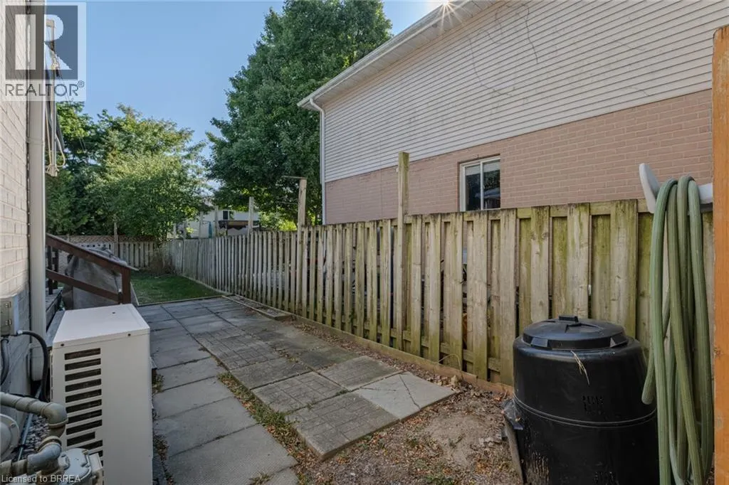 19 OAK Avenue