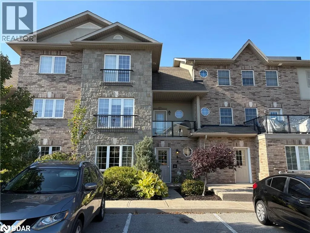 53 FERNDALE Drive S Unit# 3, #3
