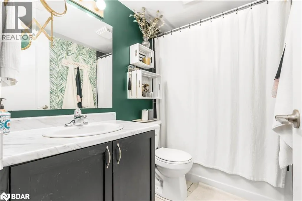 53 FERNDALE Drive S Unit# 3, #3
