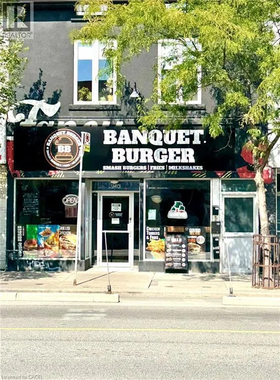940 BLOOR Street W