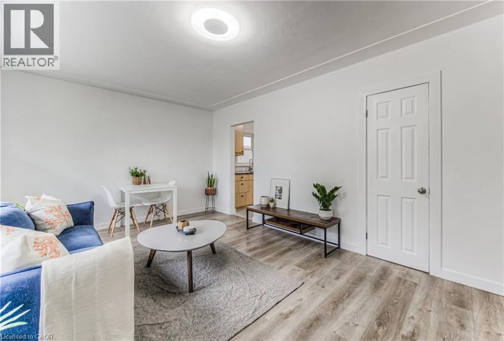 98 HARBER Avenue