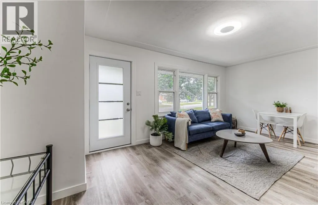98 HARBER Avenue
