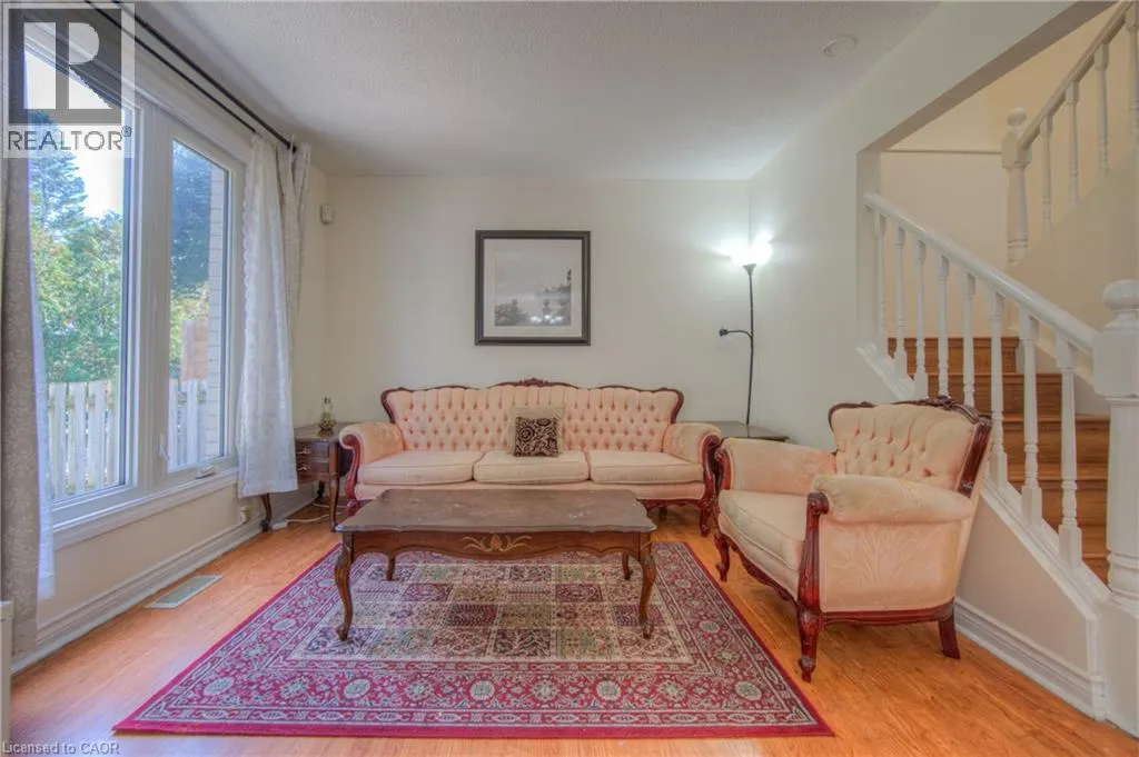 15 GLENDAN Court