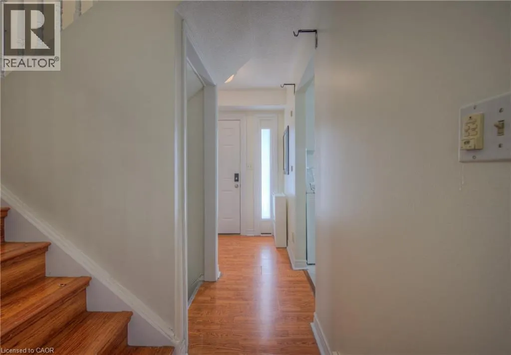15 GLENDAN Court