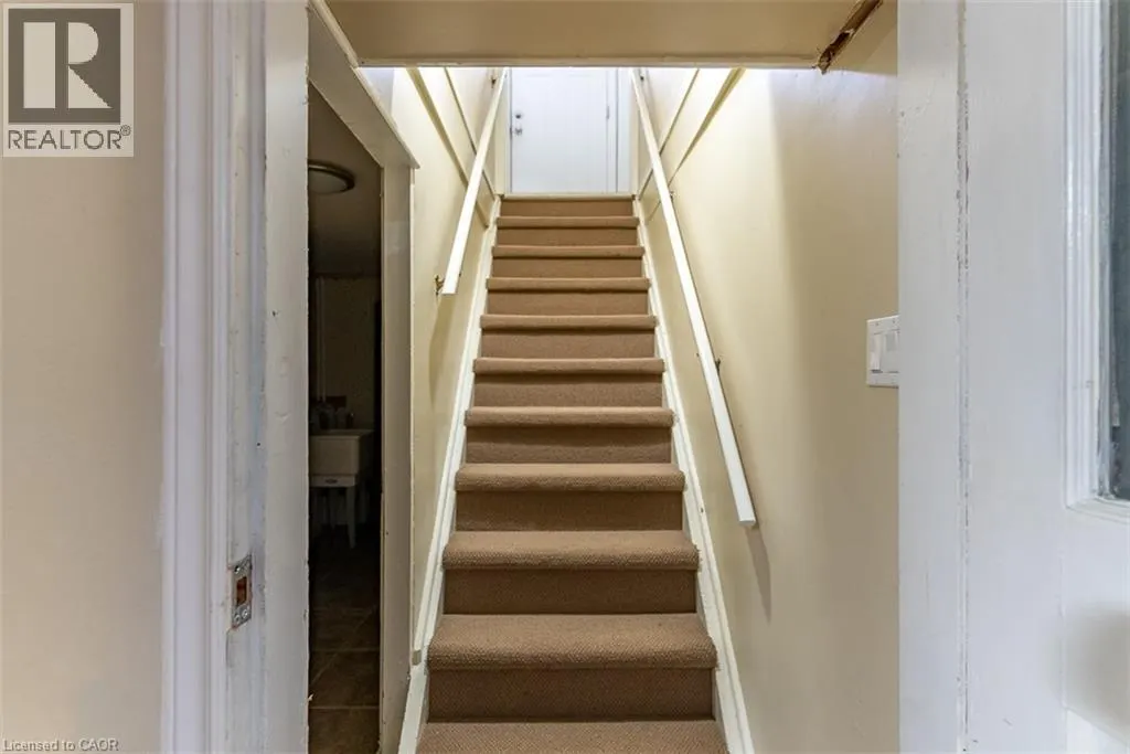 6 DUNNING Court Unit# 2, #2