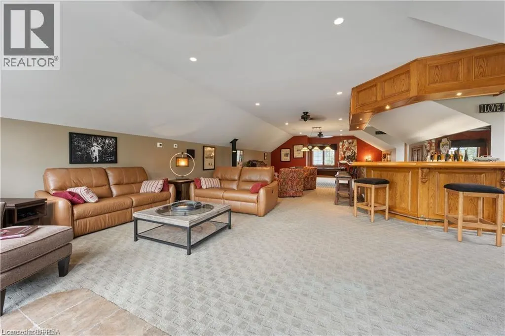 143 EAST RIVER Road