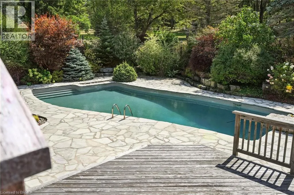 143 EAST RIVER Road