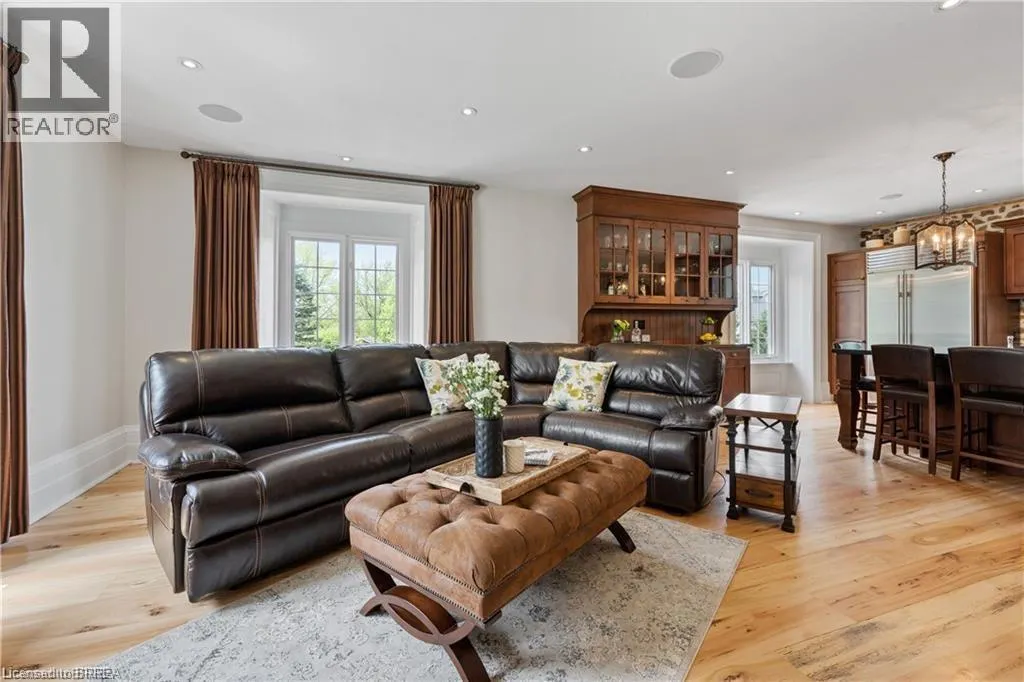 143 EAST RIVER Road